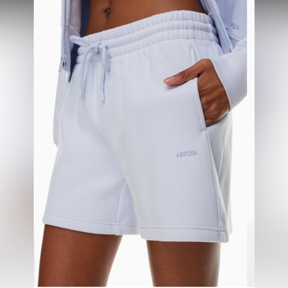 ARITZIA TNA COZY FLEECE BOYFRIEND 5" SWEATSHORT - Picture 3 of 14